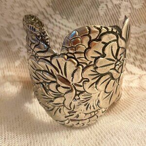 Vintage-Inspired Floral Silver Cuff Bracelet